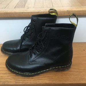 Doc Martens Dupes, Size 9